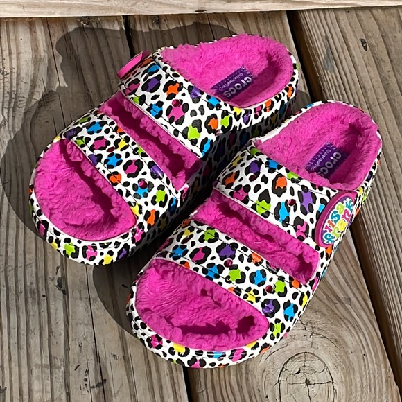 CROCS Shoes - Crocs Unisex Lisa Frank Fuzzy Pink Leopard Sandals Slippers M4/W6